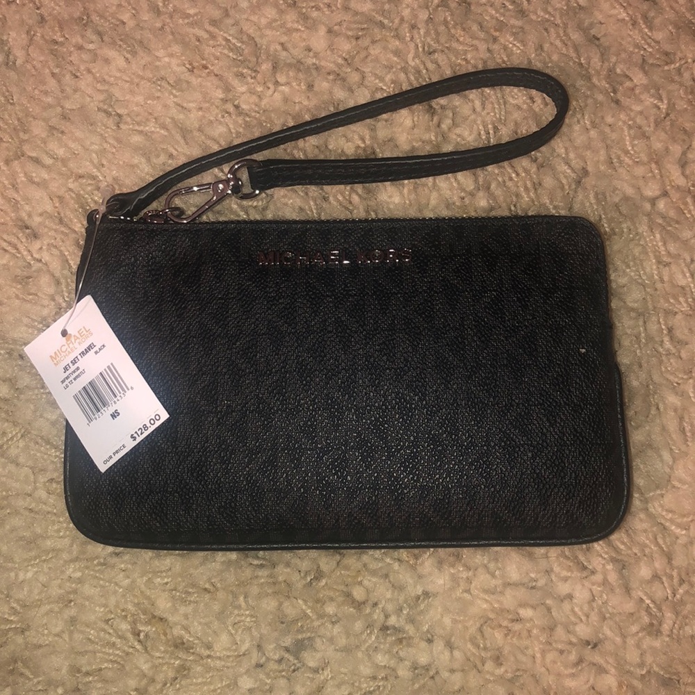 Brand New with tags Michael Kors Wristlet